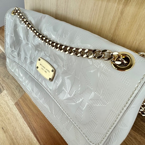 Michael Kors Jet Set White Embossed Monogram Gold Chain Shoulder Bag - Picture 3 of 11